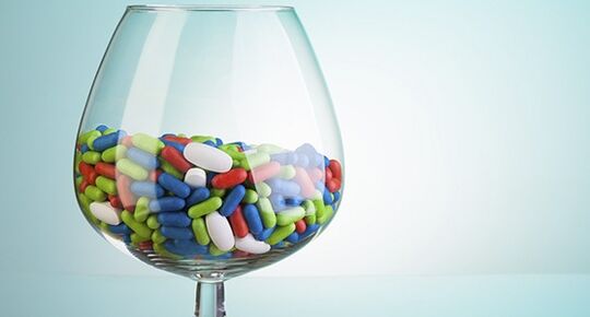 Studi sulla compatibilità di antibiotici e alcol