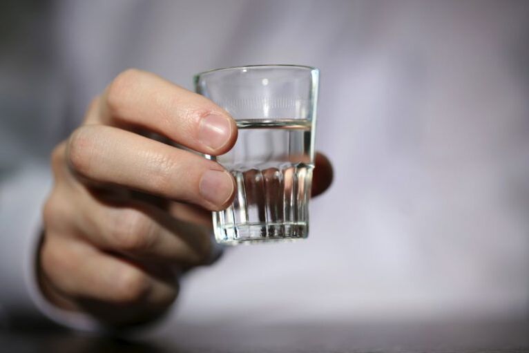 60 ml di vodka - la soglia di tossicità per il cervello